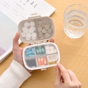 8 compartments daily pill box 1