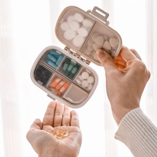 8 compartments daily pill box 5