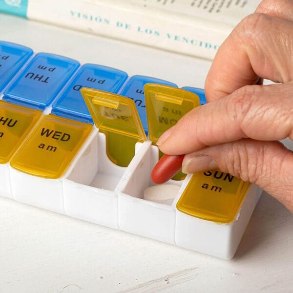 14 compartment weekly removable pill box 3