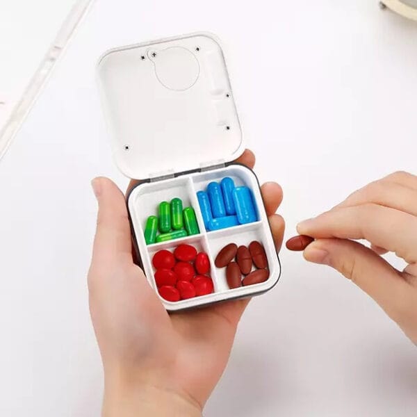 4 compartments electronic pill timer 2