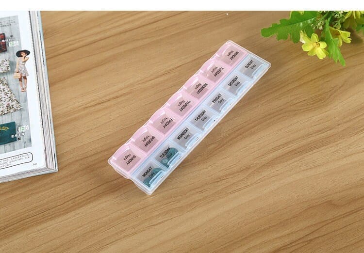 14 compartment weekly pill box product display 2