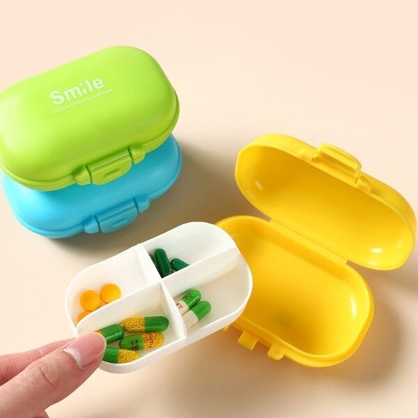 4 compartment sealed pill organizer 2