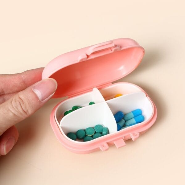 4 compartment sealed pill organizer 3