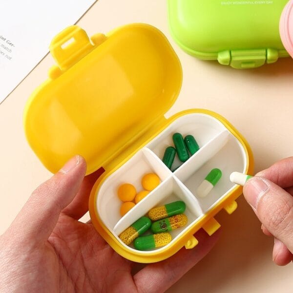 4 compartment sealed pill organizer 4