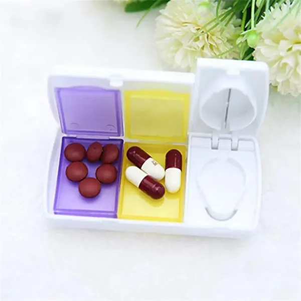 2 Compartment Pill Box with Pill Cutter (3)