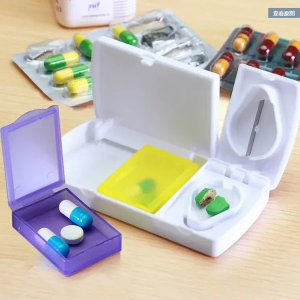 2 Compartment Pill Box with Pill Cutter (8)