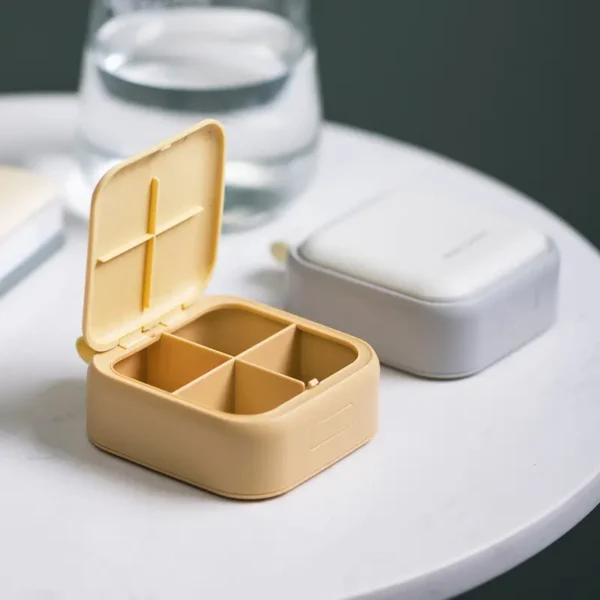 4 Compartment Compact Pill Case (7)