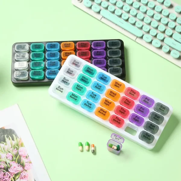 4 Row 28 Compartment Weekly Pill Organizer (2)