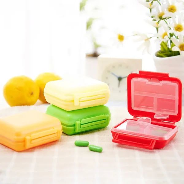 Portable Large Capacity Medicine Storage Box (7)