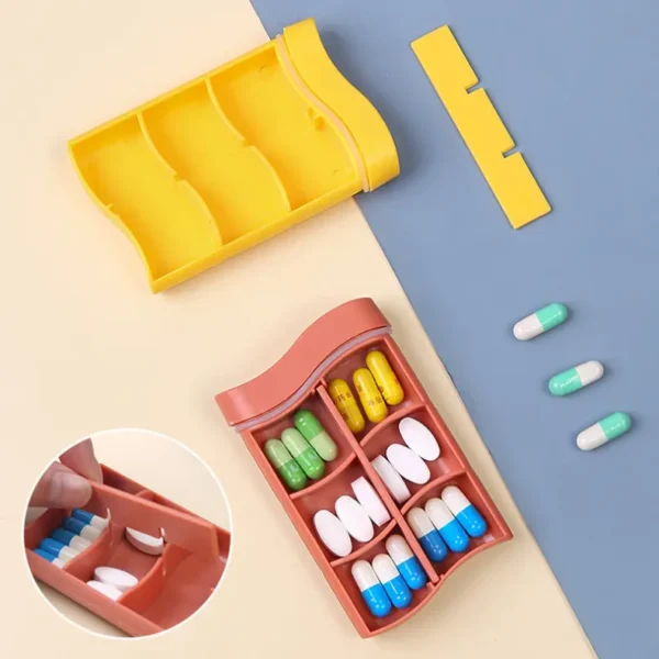 Portable pill box (10)