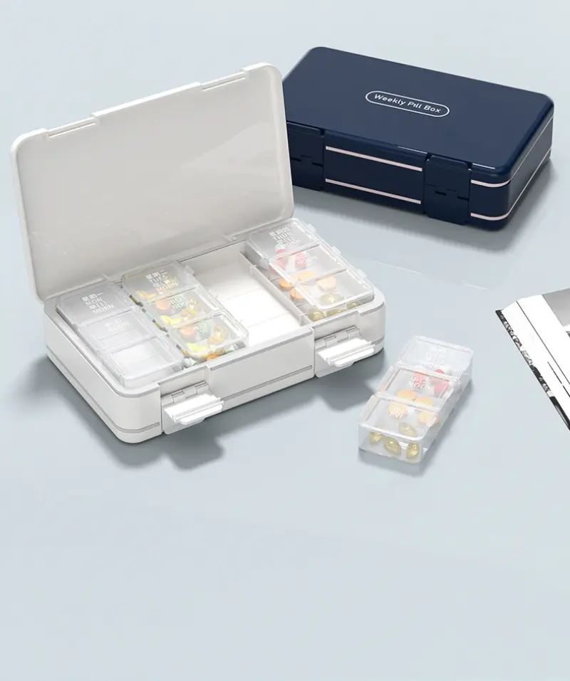 Portable pill box (9)