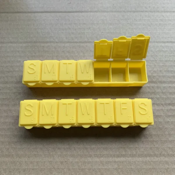 Wholesale Weekly 7 Days Pill Organizer Sliver 7 Compartments Plastic Pill Box (3)