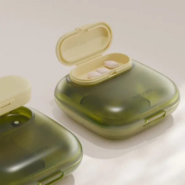 Compact & Stylish Pill Organizer (4)